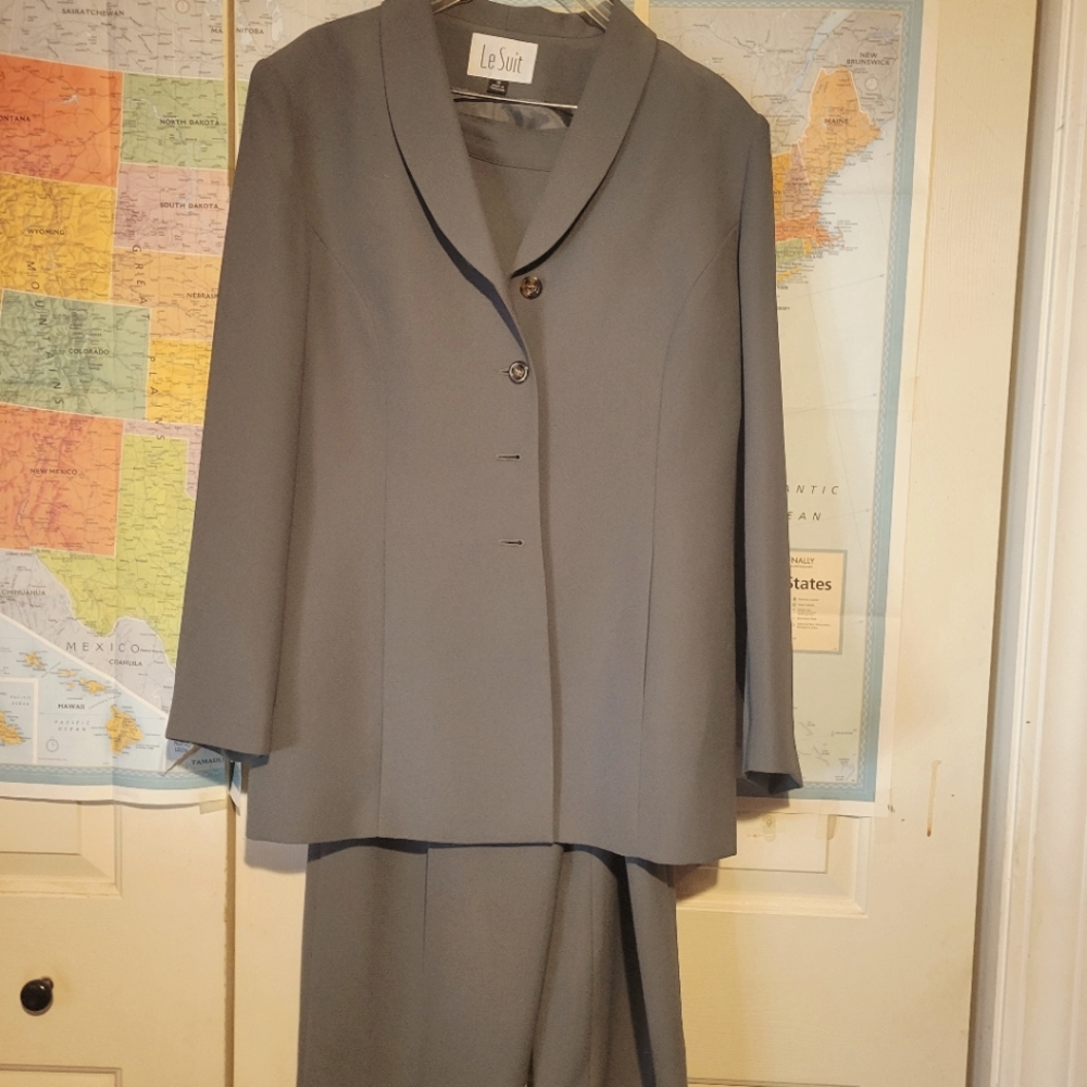 Size 16 3 piece suit